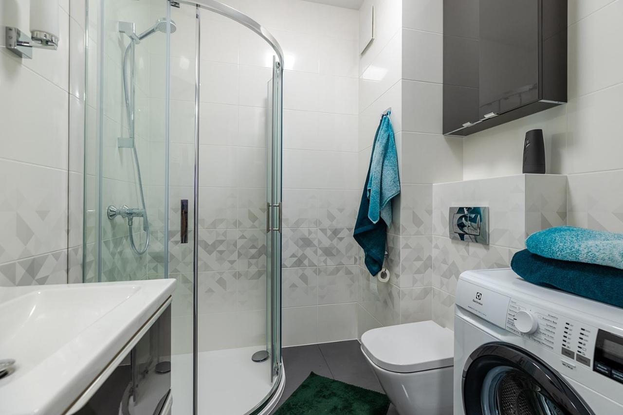 Wola Luxe Apartment Warschau Buitenkant foto